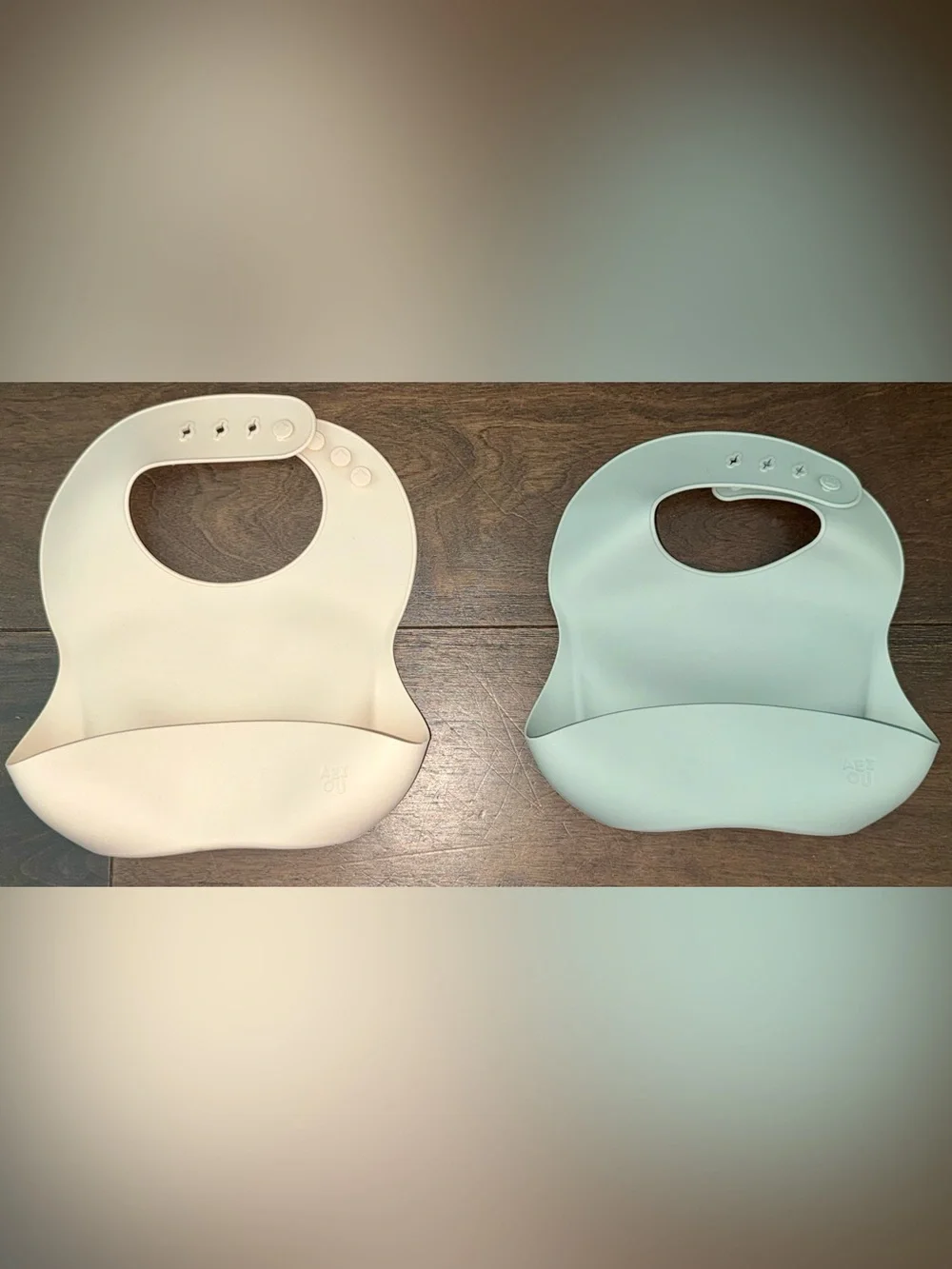 AEIOU Silicone Baby Bib Set of 2 Sage Green & Cream Adjustable Catch Pocket